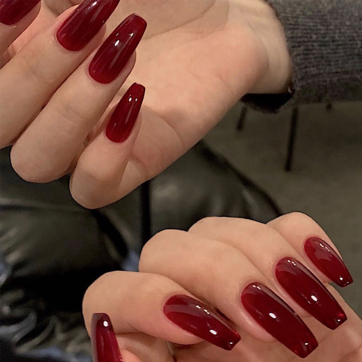 Kunstvolle Acryl-Nägel mit elegantem Hochglanz-Finish Brehn