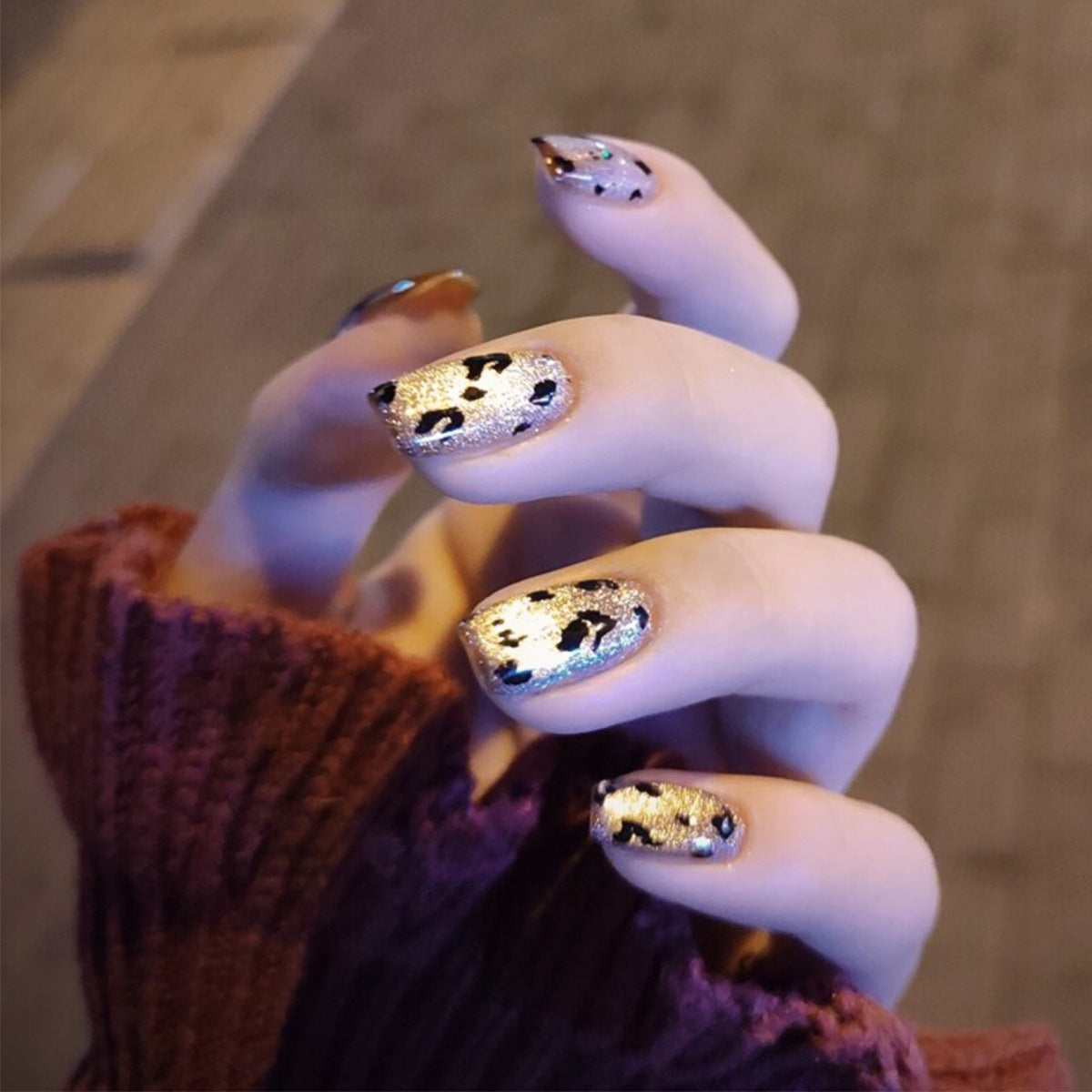 Glamouröse Nagelkunst mit Glitzereffekten Brehn