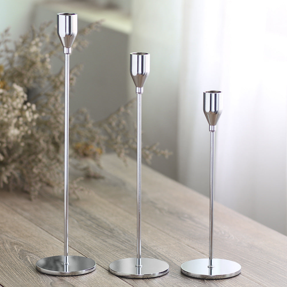 Modern Minimalist Taper Kerzenhalter Set mit polierter Metalloberfläche Brehn