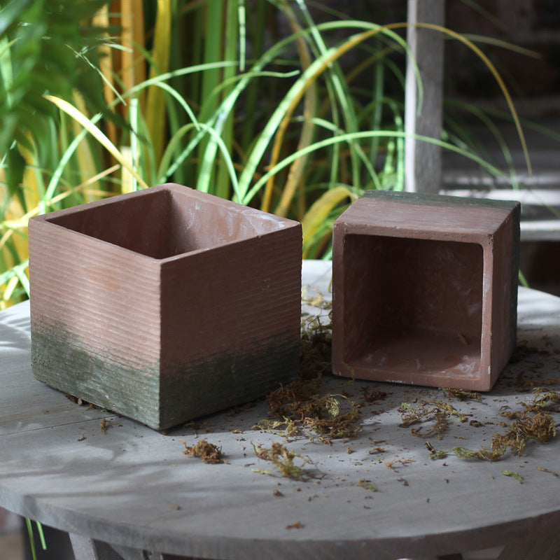 Dekorativer Blumentopf mit geflochtenem Design Brehn