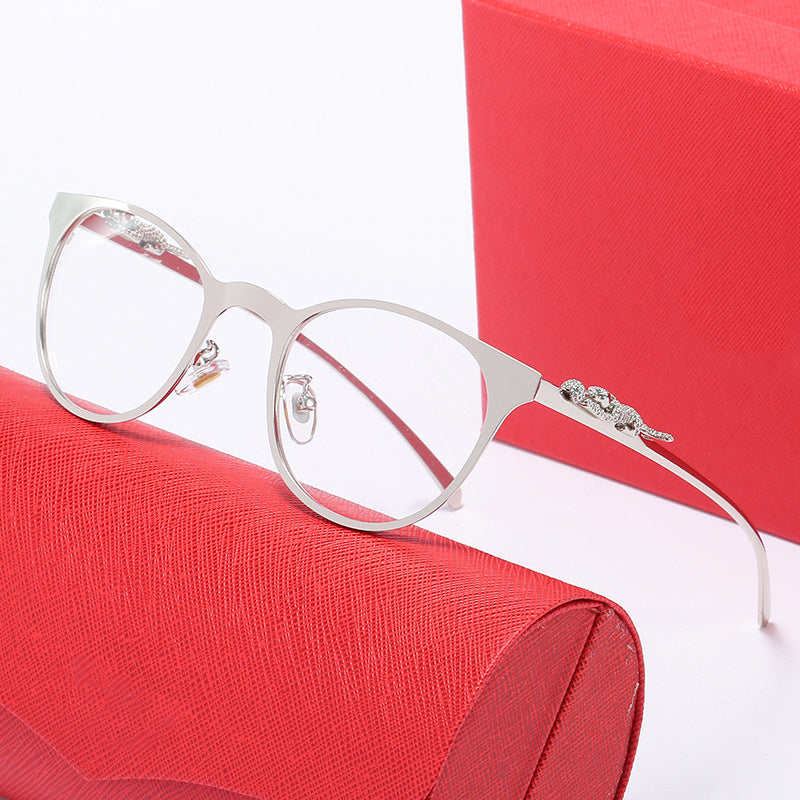 Damen Korrektionsbrille mit exklusivem Katzenaugenrahmen und luxuriösen Akzenten Brehn