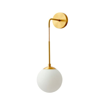 Globale Wandleuchte Simplicity Weißes Glas 1 Glühbirne Schlafzimmer Wandleuchte Lampe in Messing | Brehn