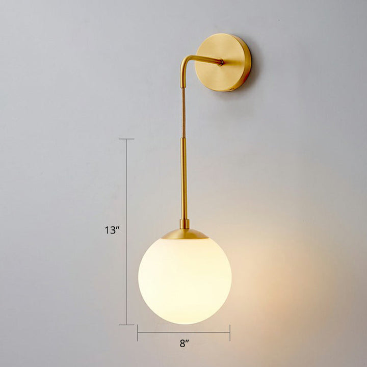 Globale Wandleuchte Simplicity Weißes Glas 1 Glühbirne Schlafzimmer Wandleuchte Lampe in Messing | Brehn