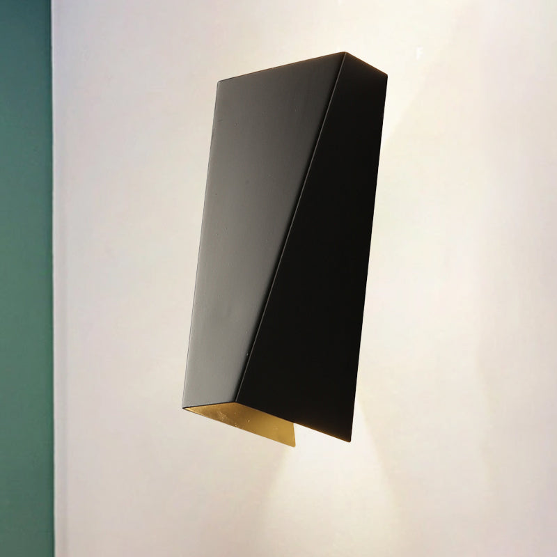 Simplistischer Stil Trapez-Wandwaschlicht Aluminium Warm/Weiß Beleuchtung LED Nachttisch-Wandleuchte in Schwarz/Weiß | Brehn