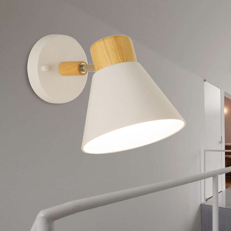 Nordisch Stilvolle Kegel Schirm Wandmontage Licht Metall und Holz 1 Glühbirne Nachttisch drehbare Wandleuchte in Schwarz/Weiß | Brehn