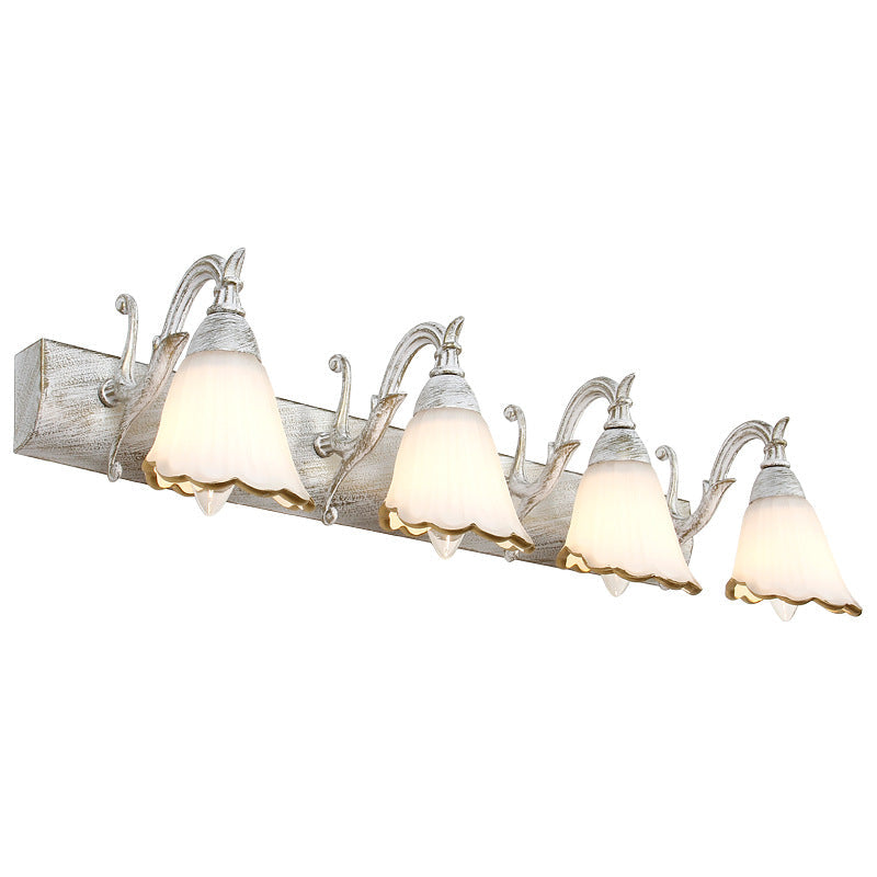 Blumenförmige Badezimmer-Wandleuchte, klassisches Opalglas, 2/3/4 Leuchten, Bronze/Weiß, Schminkbeleuchtung