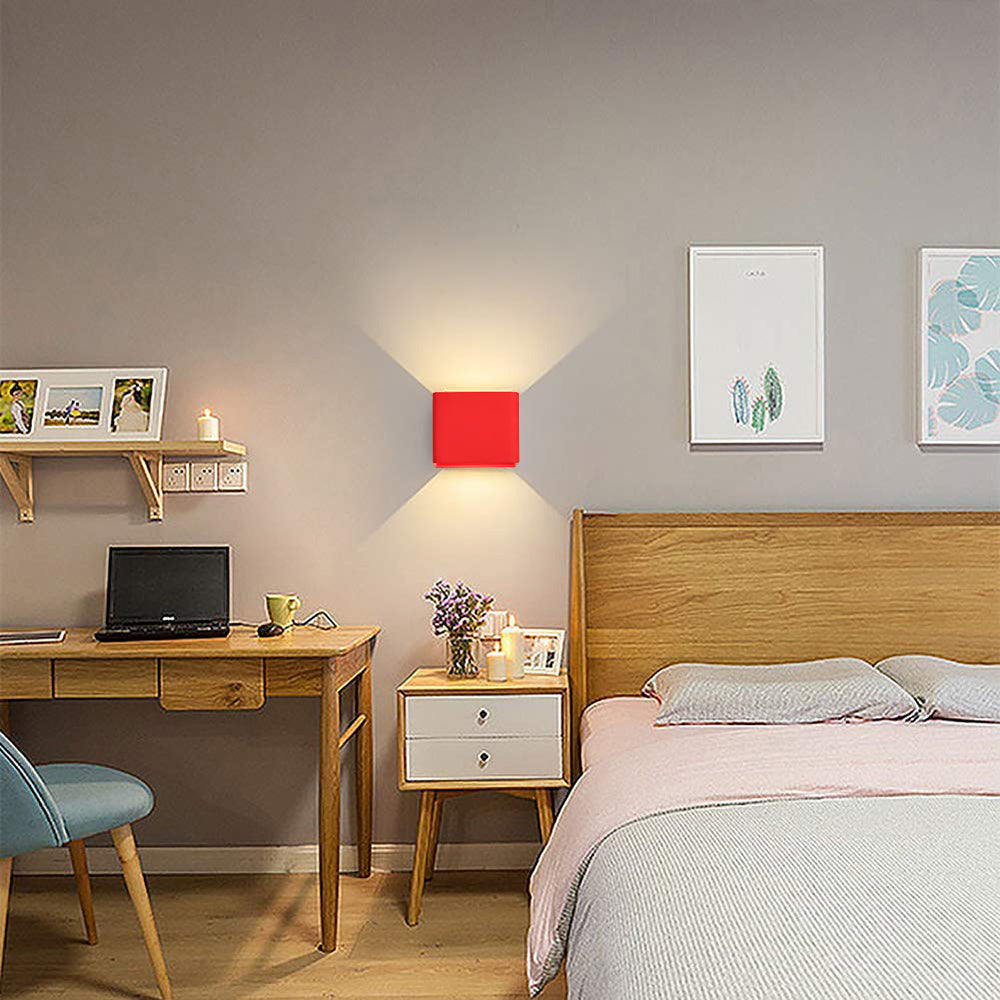 Imogen Moderne quadratische Wandleuchte