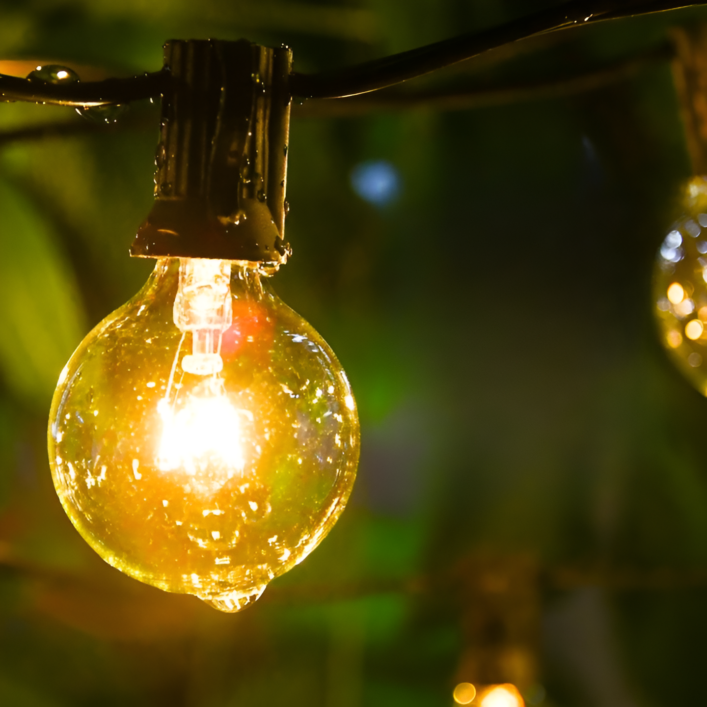 FairyFlicker Lichterketten – Luxuriöse Terrassenbeleuchtung mit wasserdichtem Schutz