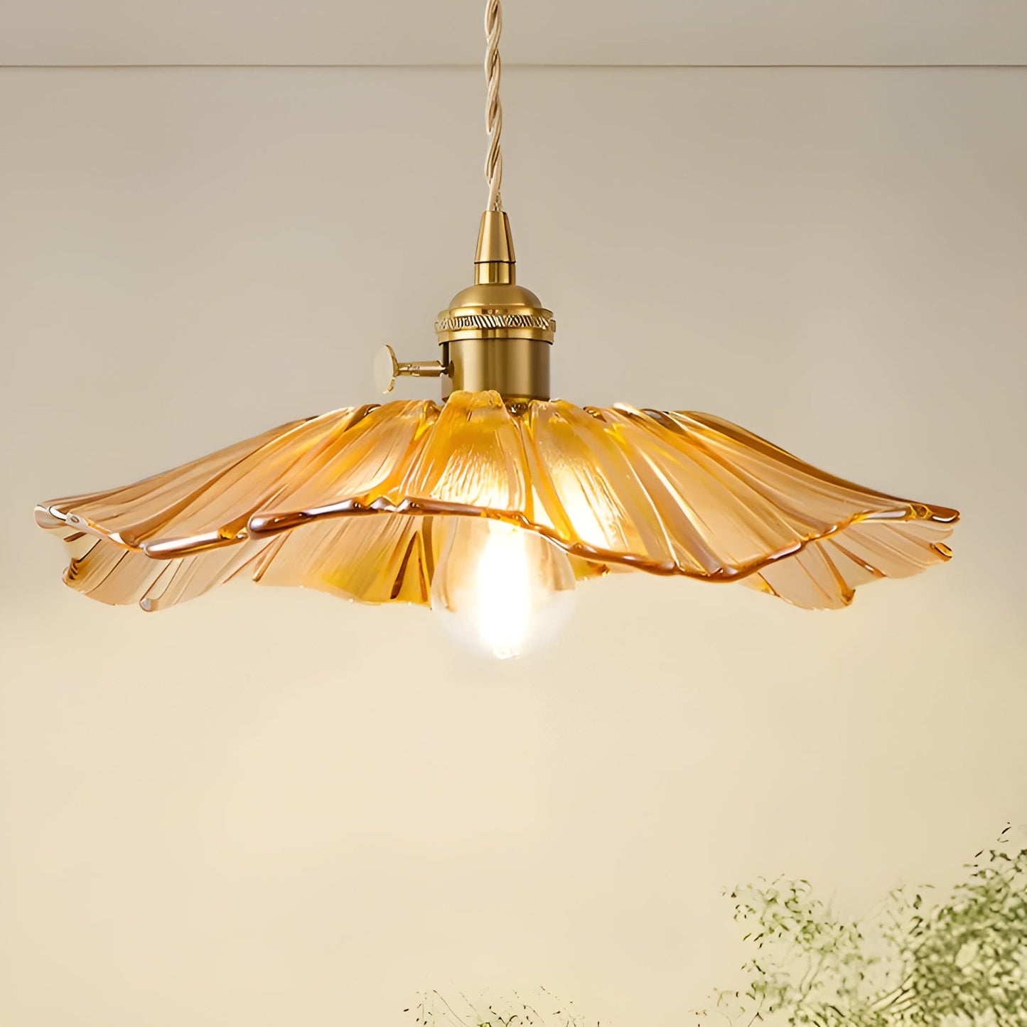 Hängelampe mit Blumenmotiv – Warmes Licht & stilvolles Design | Für Ihr Zuhause
