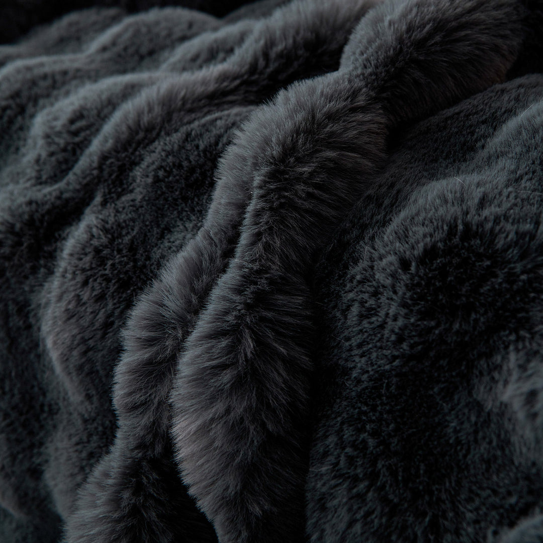 Luxe Ripple Faux Fur Sofa Cover - Modern, Stylisch & Langlebig Sofa Schutz | Brehn