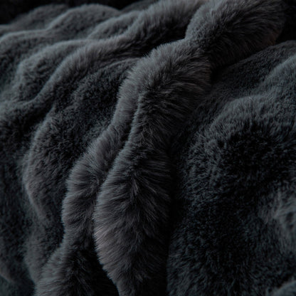 Luxe Ripple Faux Fur Sofa Cover - Modern, Stylisch & Langlebig Sofa Schutz | Brehn