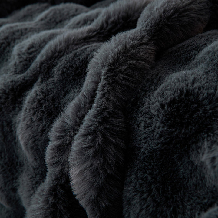 Luxe Ripple Faux Fur Sofa Cover - Modern, Stylisch & Langlebig Sofa Schutz | Brehn