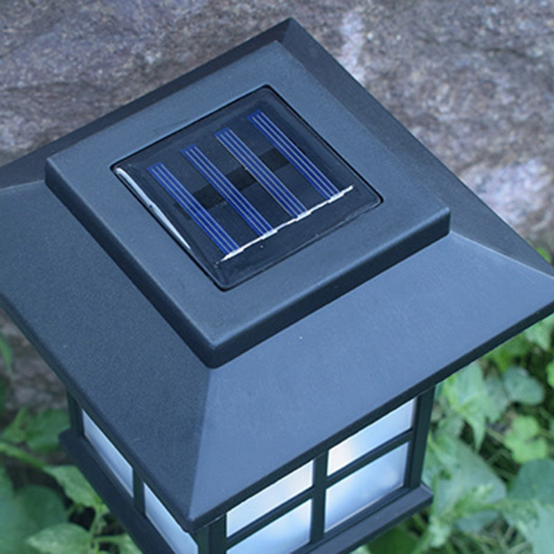 Traditionelle europäische wasserdichte solarbetriebene ABS-PC-Kunststoff rechteckige LED-Landschaftsbeleuchtung für den Garten | Brehn