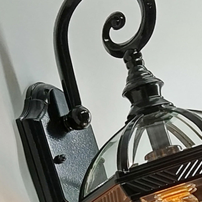 Traditionelle europäische wasserdichte Aluminium-Glas-hexagonale Prism 1-Licht-Wandlampe für den Garten | Brehn