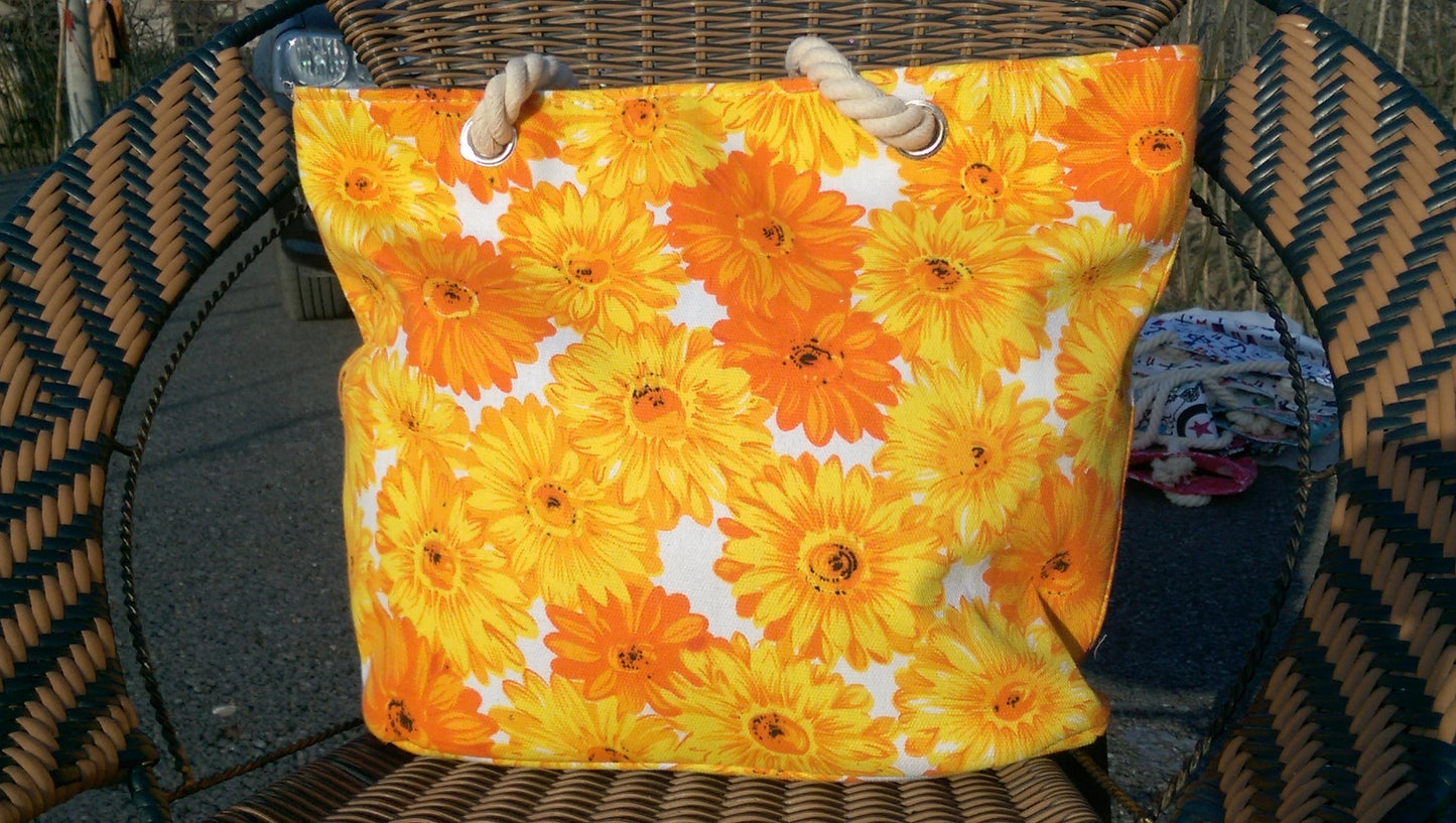 Farbenfrohe Strandtasche mit Robusten Seilen Brehn