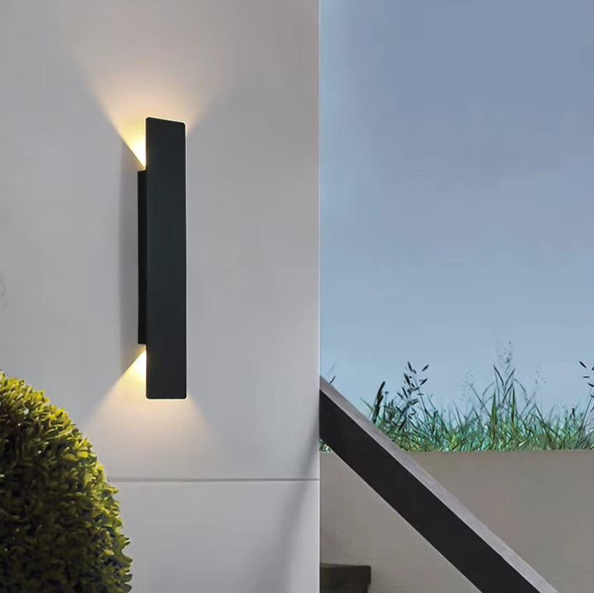 Kashti Outdoor Wasserdichte Rechteckige Auf/Ab Wandlampe | Brehn