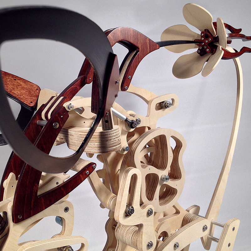 Kinetische Kolibri-Skulptur aus Holz