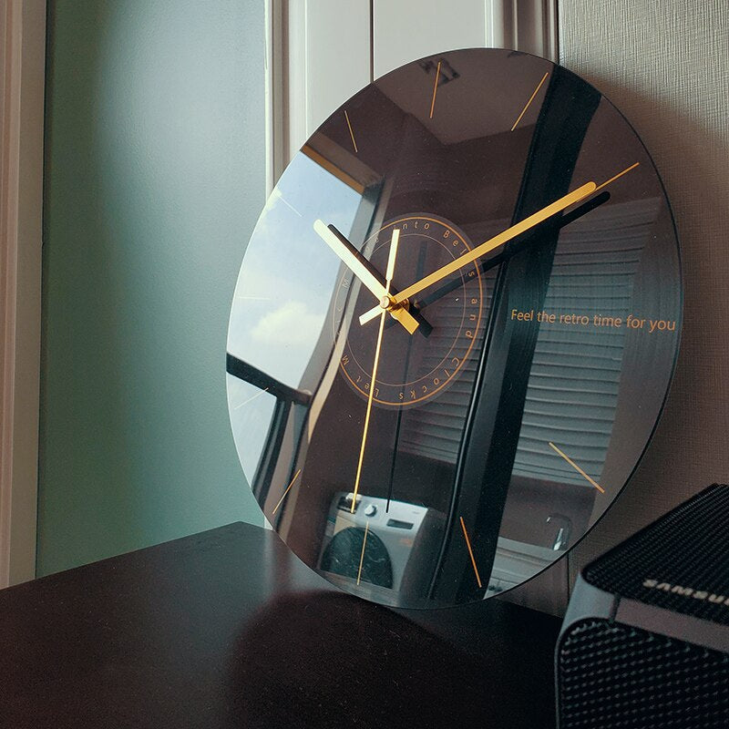 Künstlerische Glas-Wanduhr – Modern, Elegant und Funktional | Brehn