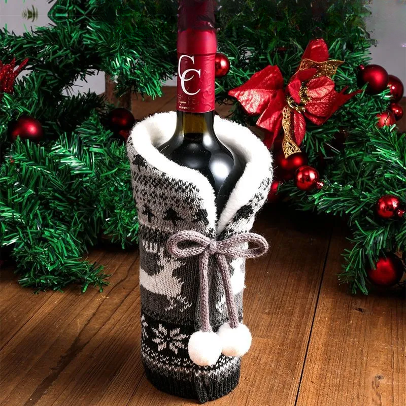 Weihnachtliche Flaschenhülle mit Fellkragen – Festliche Hülle für Weinflaschen, Wichtel-Deko für Weihnachten, Perfekt als Geschenkverpackung | Brehn