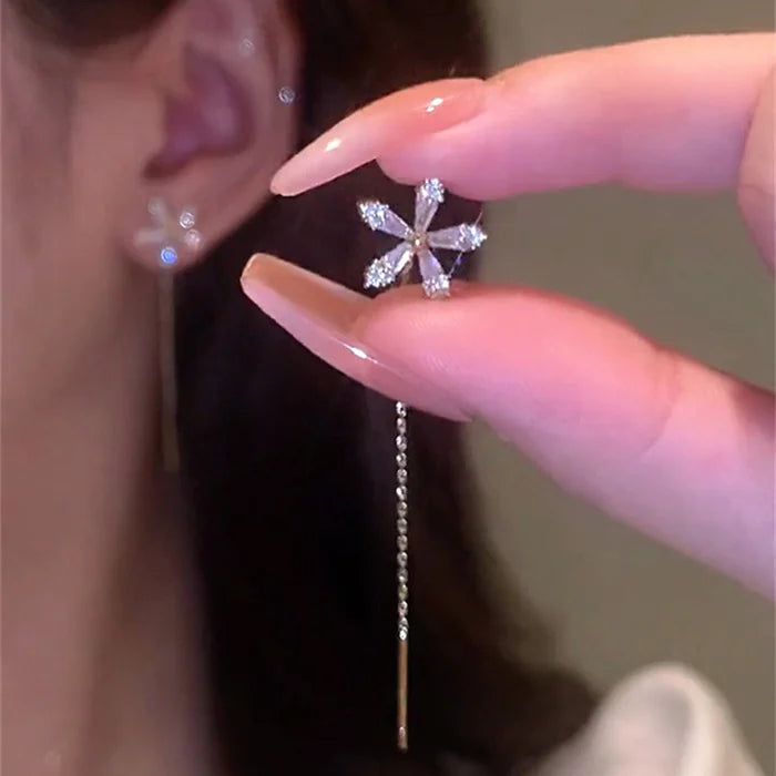 Brehn | Glänzende Diamantblumenohrringe