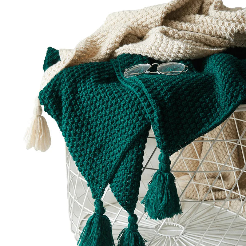 Brehn | Gestrickte Wolldecke mit Quasten - NordicCozy