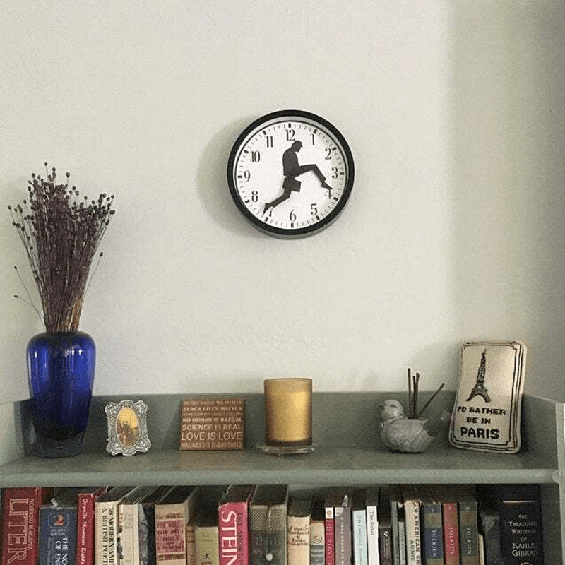 Ministerium der Albernen Spaziergänge Uhr | Brehn