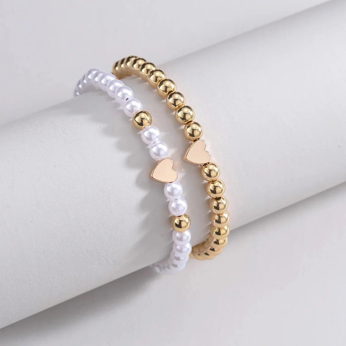 Brehn | 2pcs Klassische Weiße & Goldene Perlen Herzarmbänder
