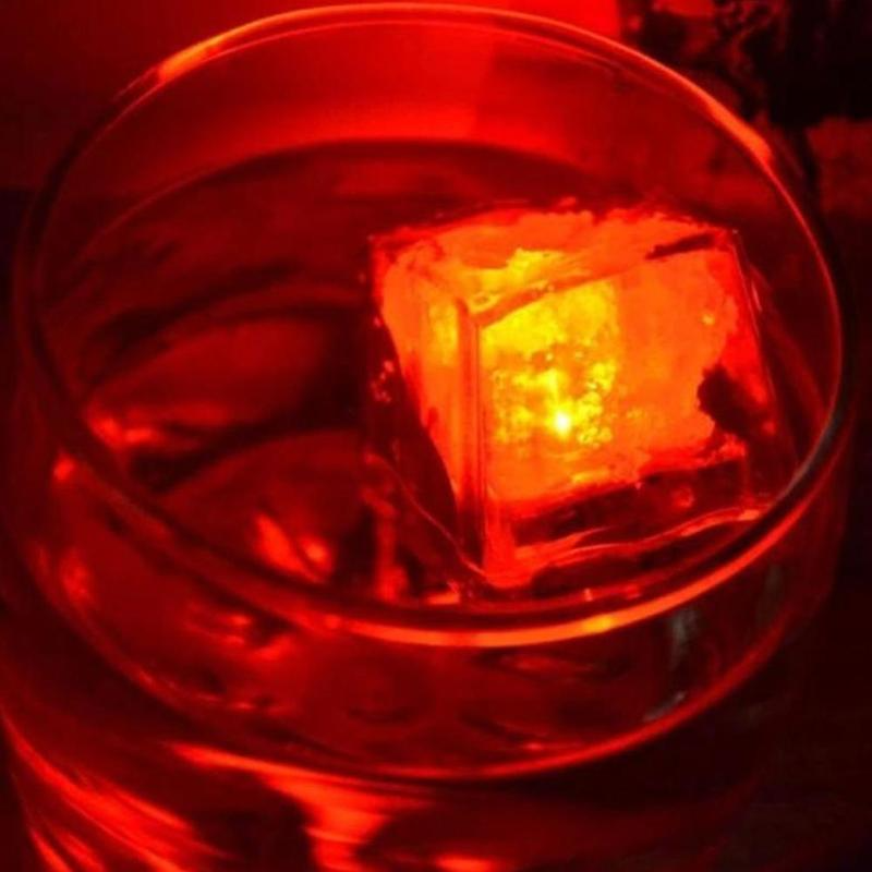 Bunte wasseraktivierte LED-Eiswürfel | Brehn
