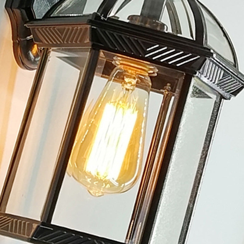 Traditionelle europäische wasserdichte Aluminium-Glas-hexagonale Prism 1-Licht-Wandlampe für den Garten | Brehn