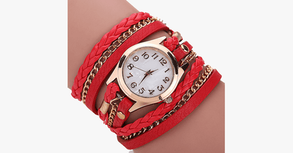 Quarzuhr mit goldenem Zifferblatt und auffälligem Armband – entworfen, um Ihren lässigen Look zu unterstreichen