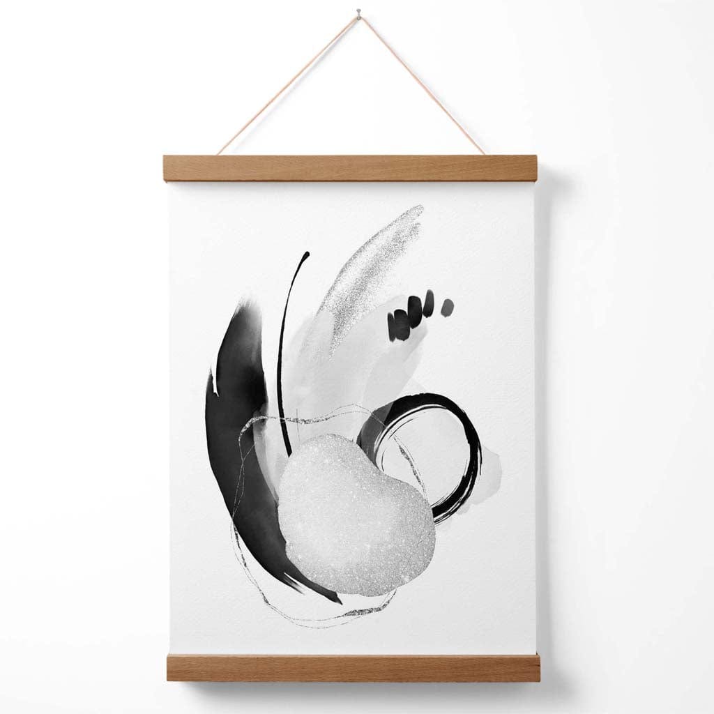 Poster mit abstrakten schwarz-weißen Aquarellformen und Aufhänger