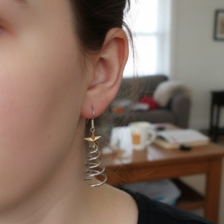 Brehn | Spiral Weihnachtsbaum Dangle Ohrringe
