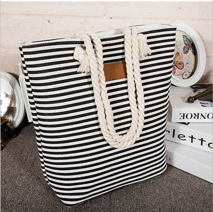 Gestreifte Strandtasche mit Robusten Seilgriffen Brehn