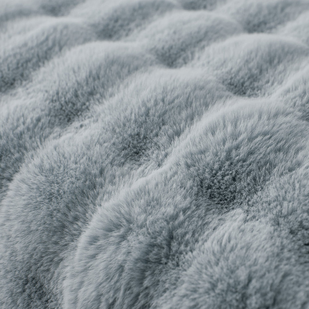 Luxe Ripple Faux Fur Sofa Cover - Modern, Stylisch & Langlebig Sofa Schutz | Brehn