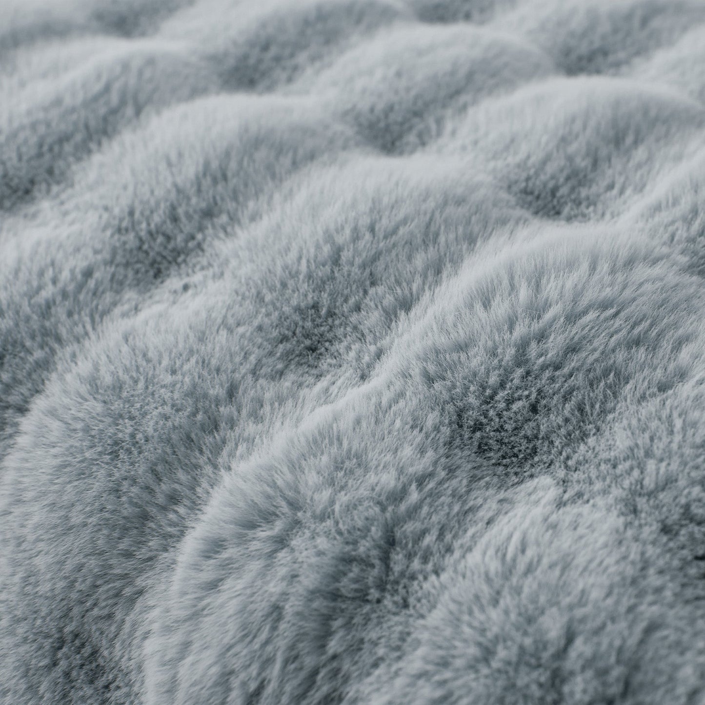 Luxe Ripple Faux Fur Sofa Cover - Modern, Stylisch & Langlebig Sofa Schutz | Brehn