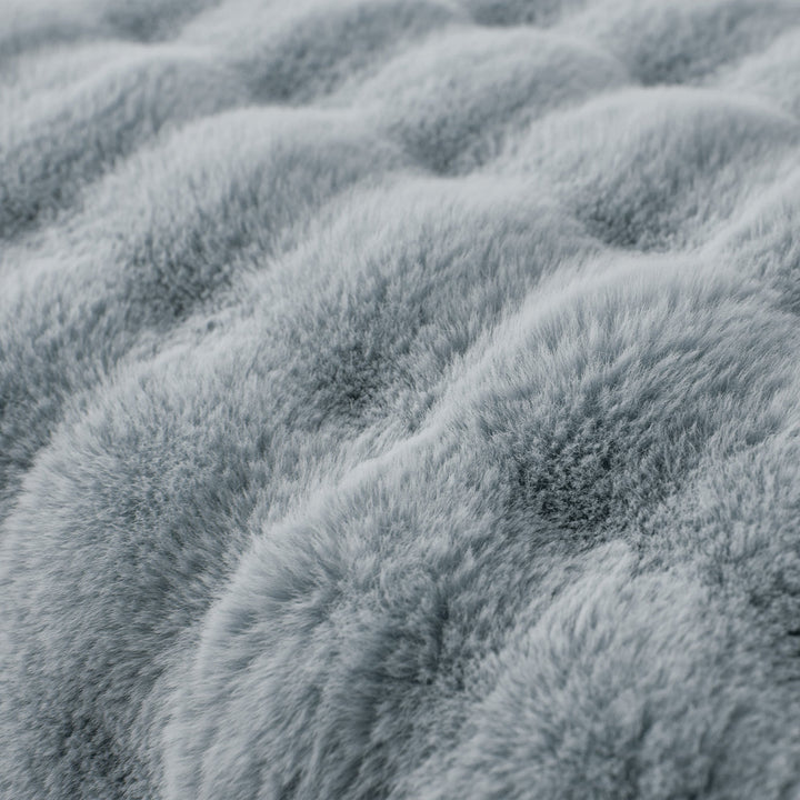 Luxe Ripple Faux Fur Sofa Cover - Modern, Stylisch & Langlebig Sofa Schutz | Brehn