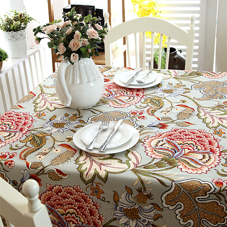 Verschnörkeltes Blumenmuster Tischdecke