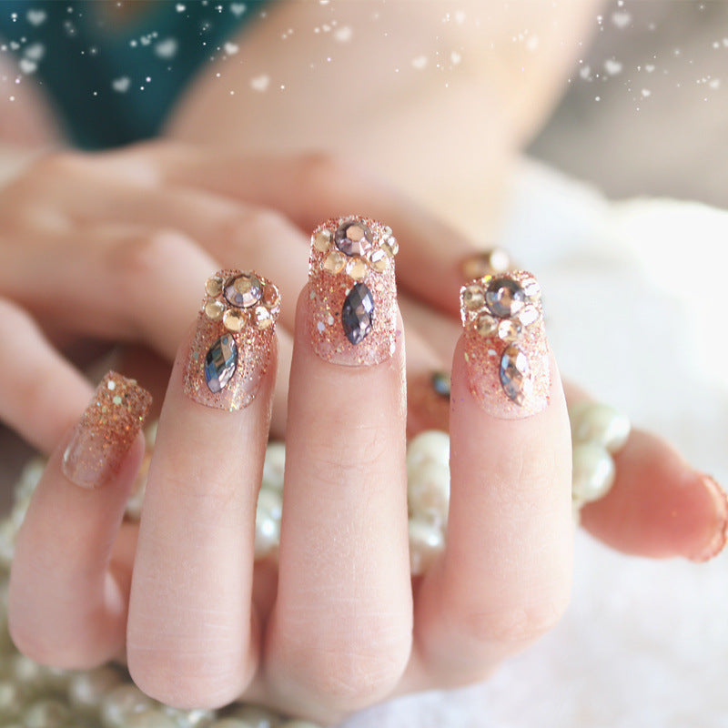 Glitzernde Nagelkunst Brehn