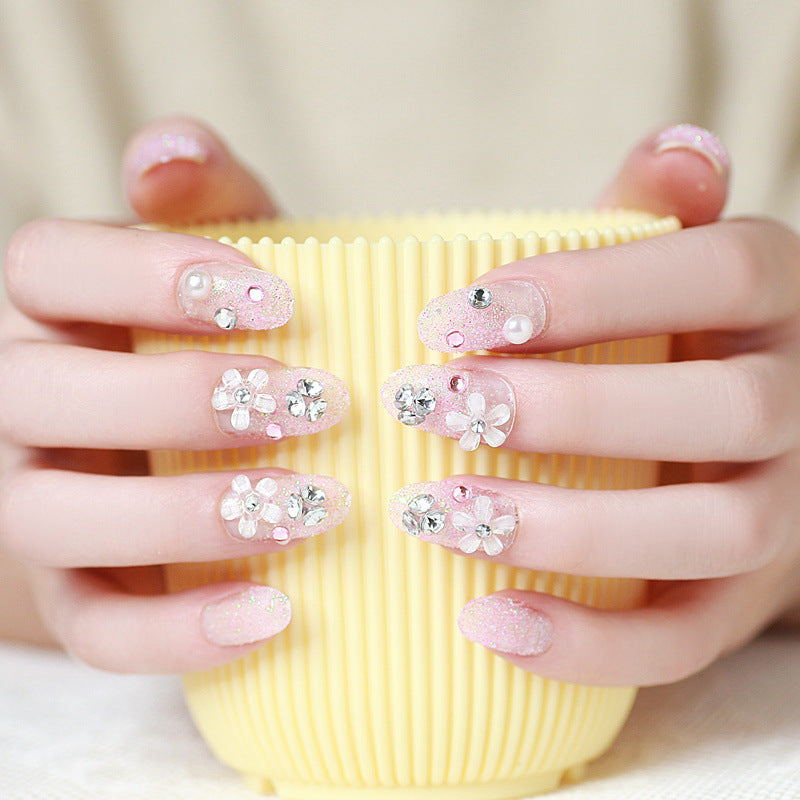 Dekorative glitzernde Press-On-Nagelspitzen