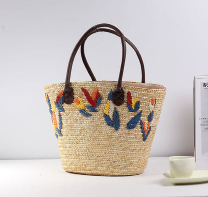 Geflochtene Strandtasche mit Farbenfrohem Stickmuster Brehn