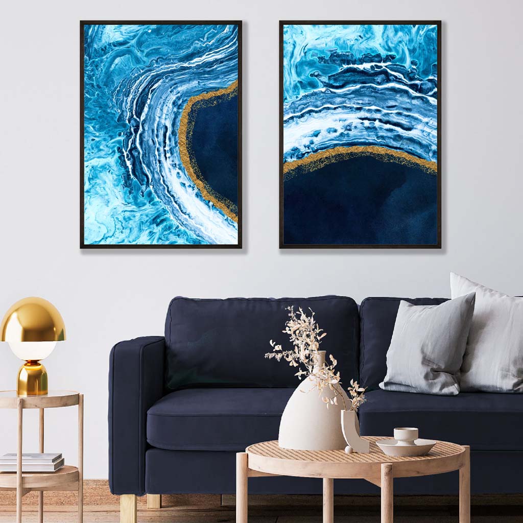 Abstraktes Ozeanmotiv in Blau und Gold, gerahmtes 2er-Set Kunstdrucke mit Rahmen