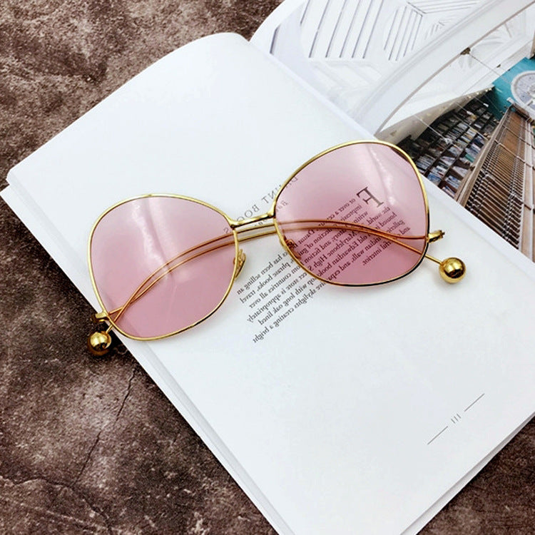 Modische Sonnenbrille Im Futuristischen Design Brehn