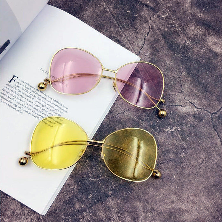 Modische Sonnenbrille Im Futuristischen Design Brehn