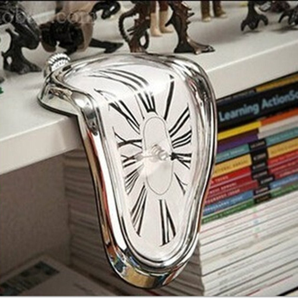 Surreal schmelzende Wanduhr | Brehn