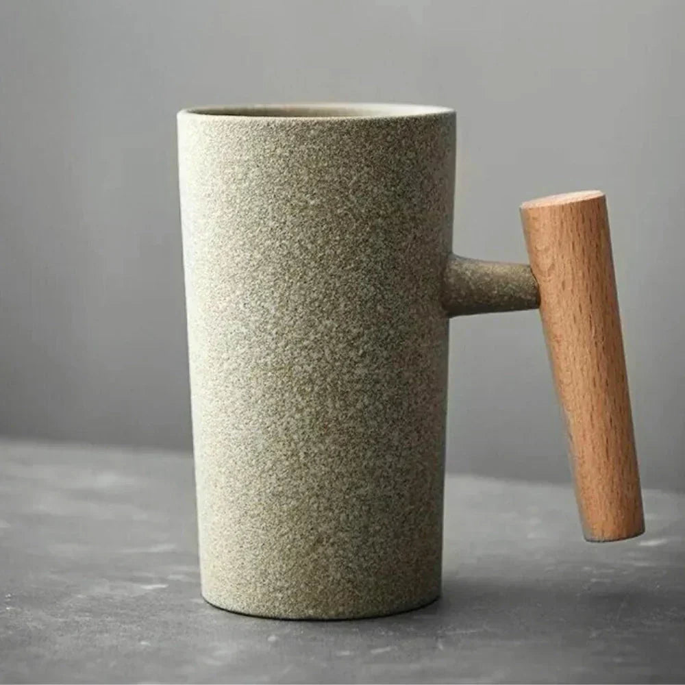 ScandiSip Keramiktasse – Minimalistisches skandinavisches Design mit Holzgriff | Brehn