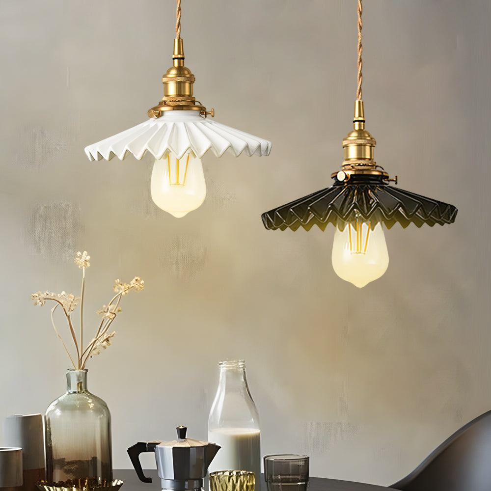 Vintage Keramik Hängelampe mit Falten-Design – Messing LED Pendelleuchte für Esszimmer und Wohnzimmer | Brehn