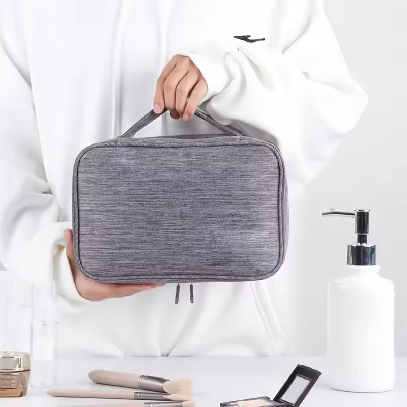 Wasserabweisende Make-up-Tasche mit Aufhängehaken | Brehn