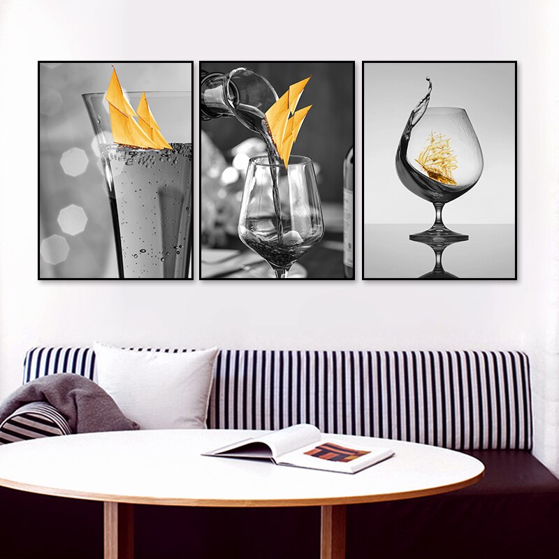 Schwarzes Weinglas mit Boot Wandkunst - Leinwand Wandkunst Malerei