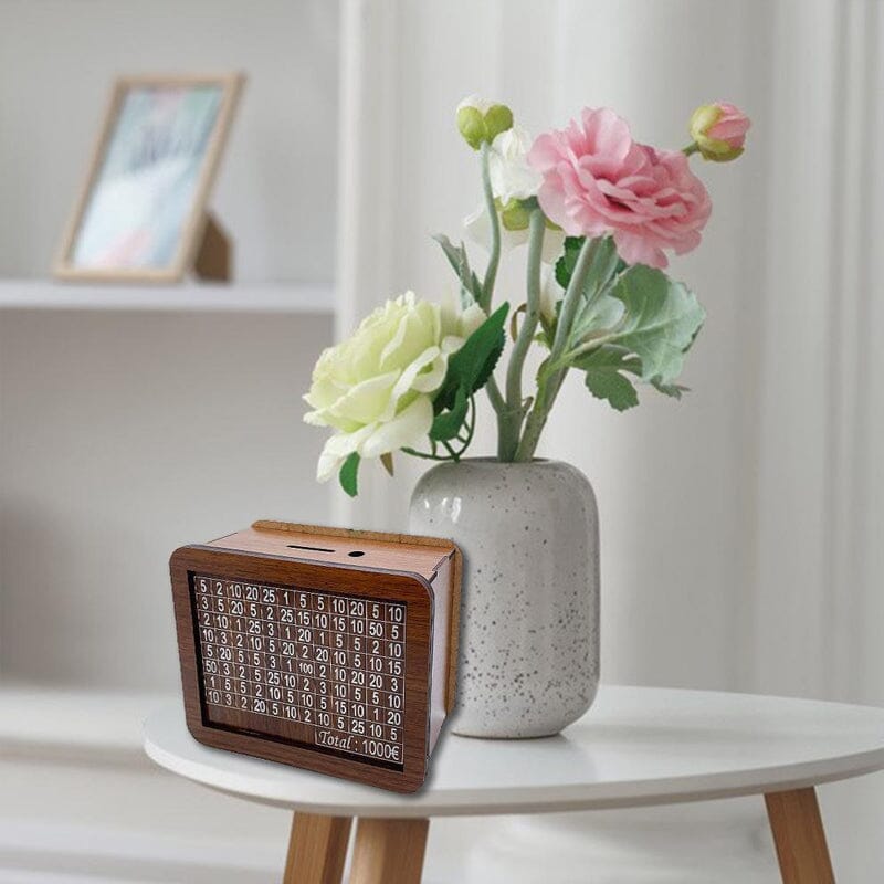 Holzkasse mit gravierten Figuren | Brehn