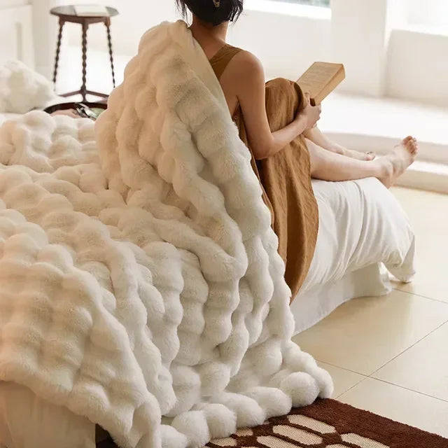 Brehn | Tragbare flauschige Decke aus Imitationsfell - VeluLuxe